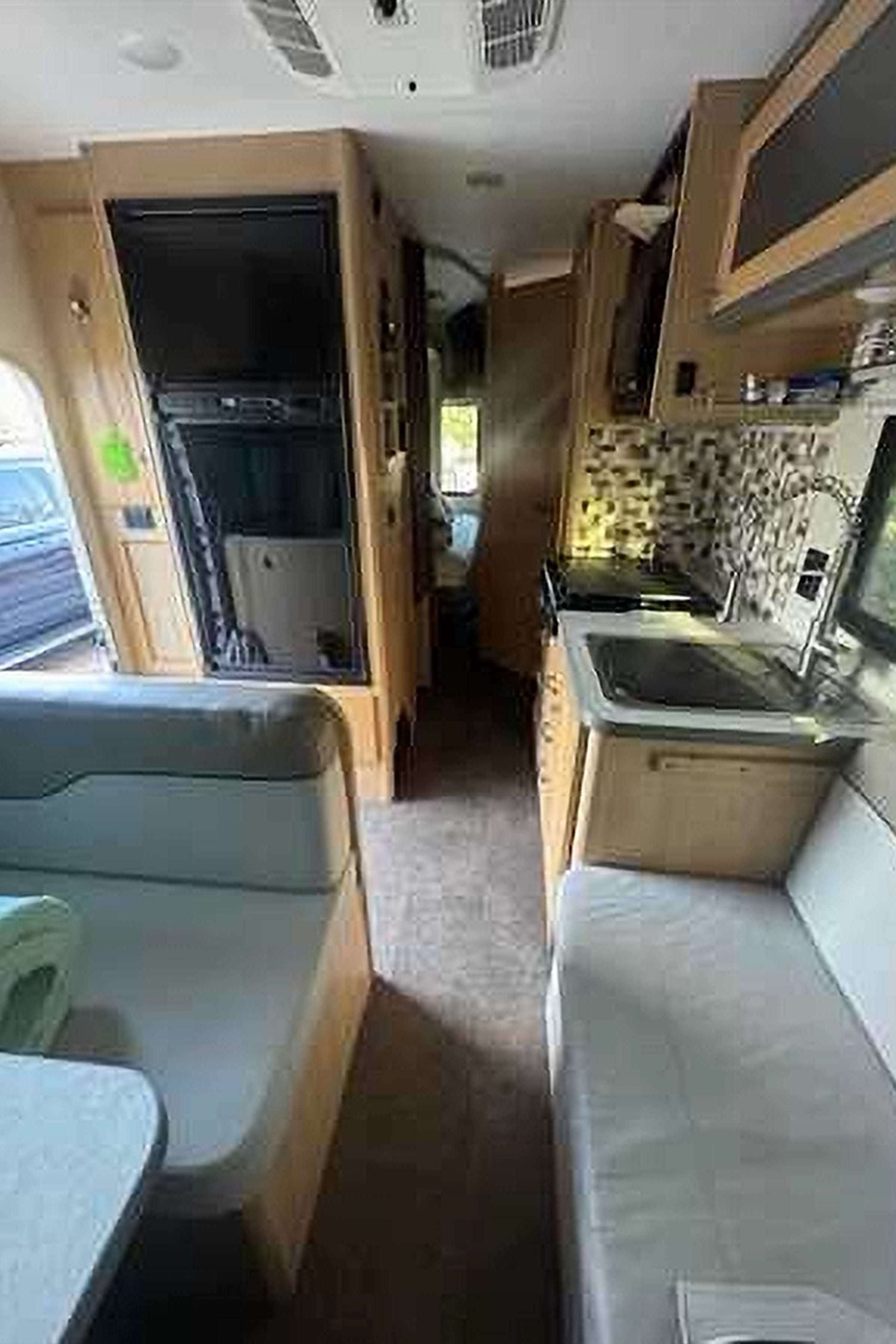 esther's Winnebago Fuse Class C