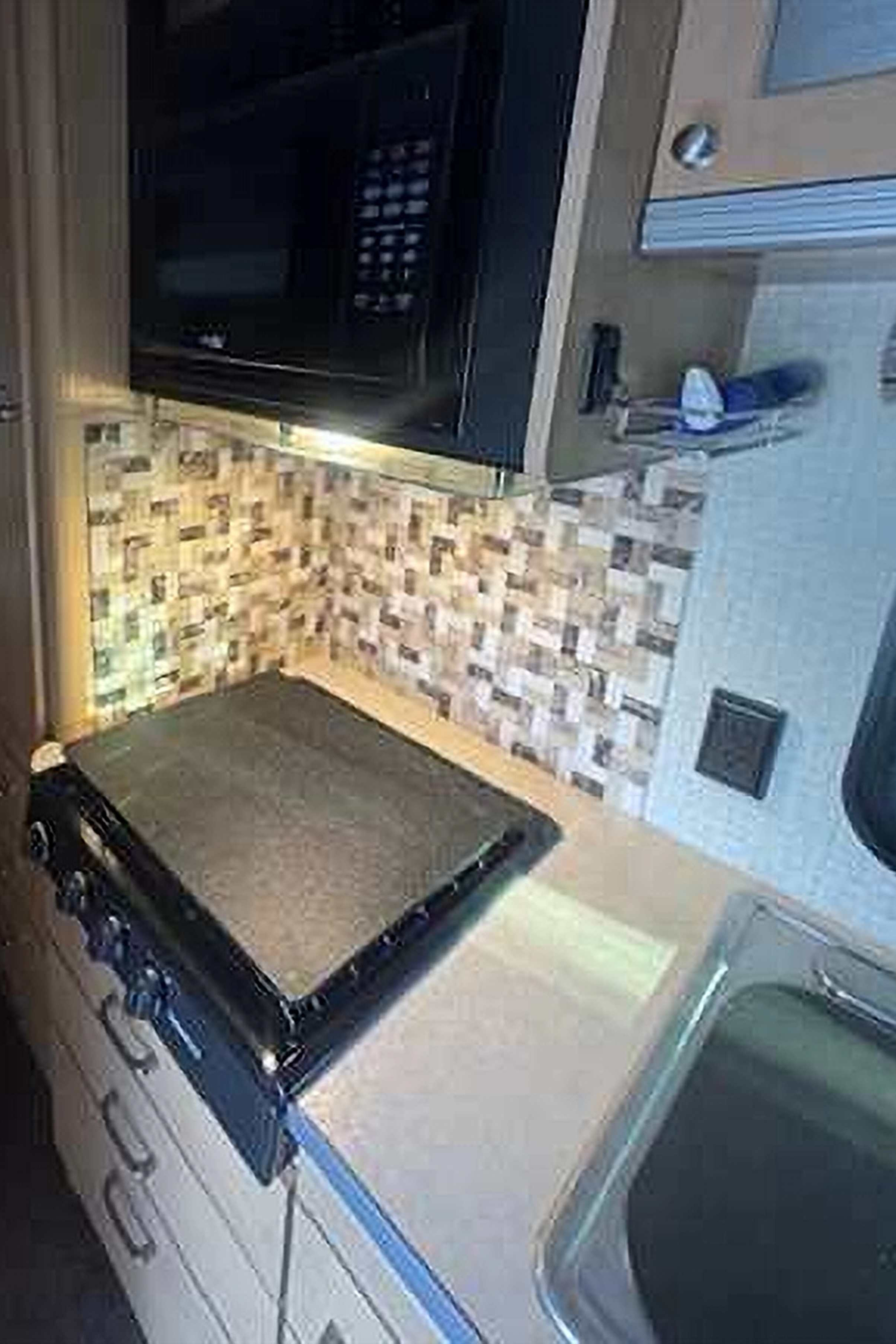 esther's Winnebago Fuse Class C