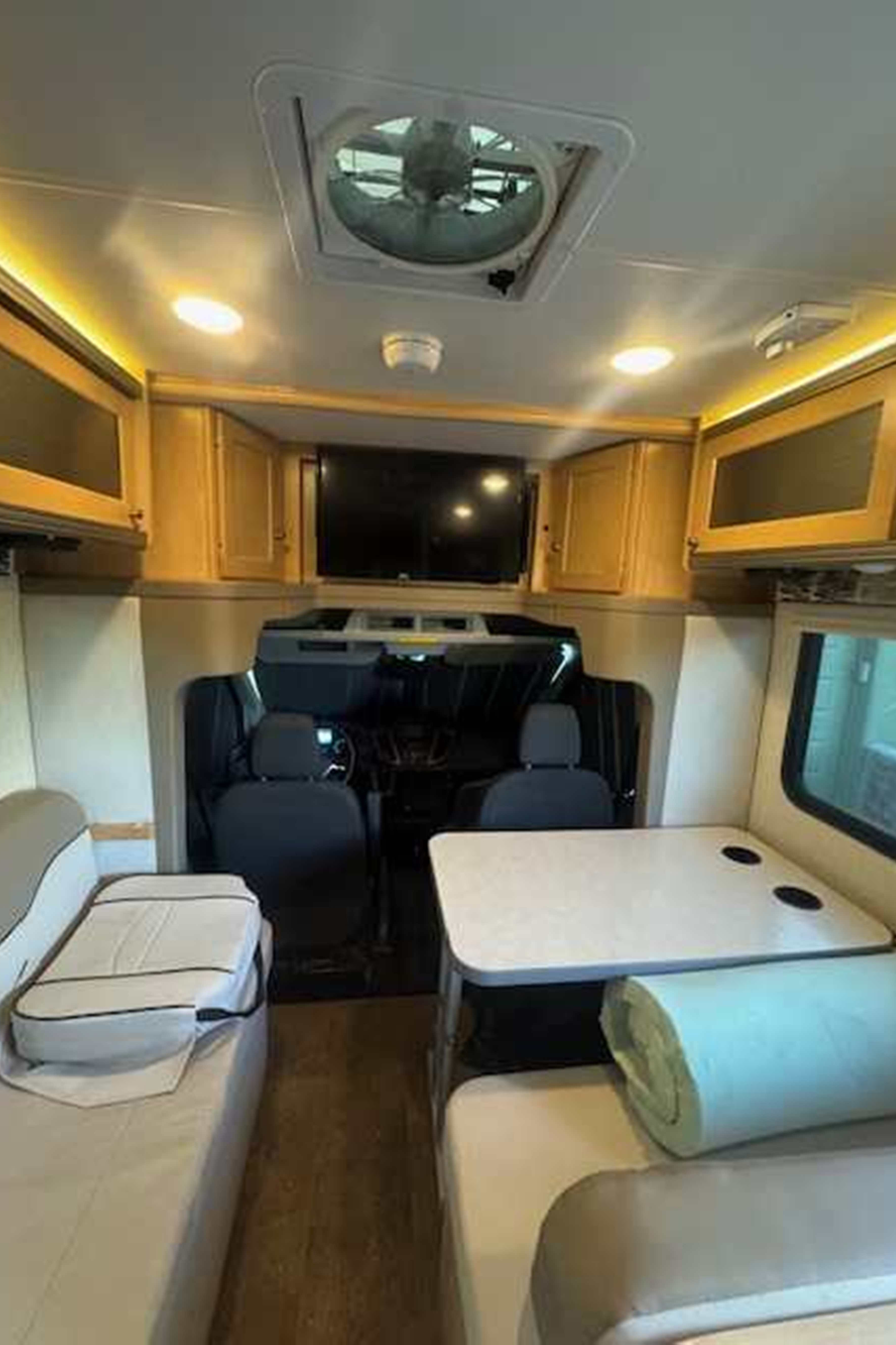 esther's Winnebago Fuse Class C