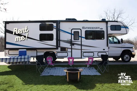 C01 - 10 Person w/ Bunk - The RV Rental Factory