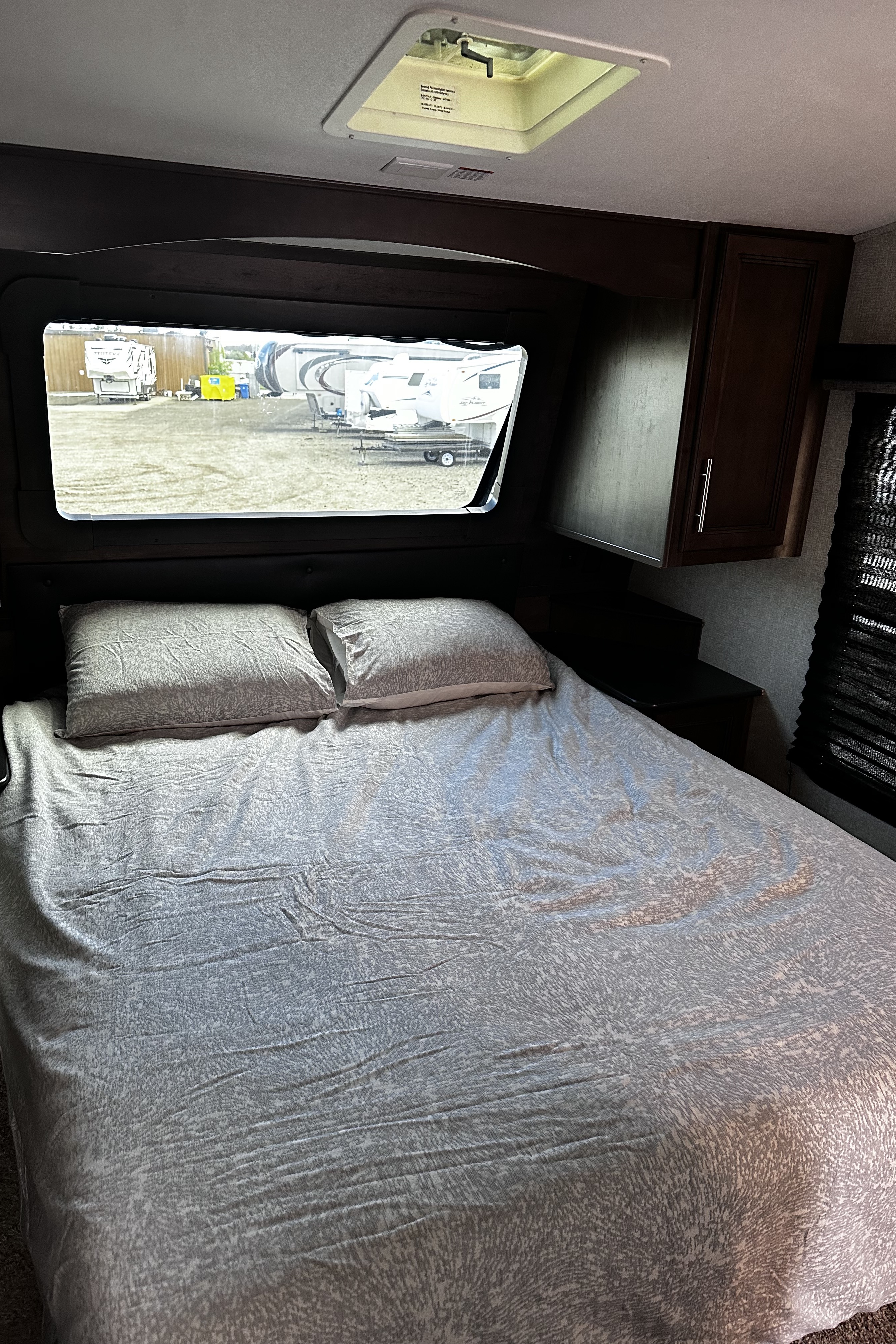 Terry's Keystone 364BHL cougar Fifth Wheel