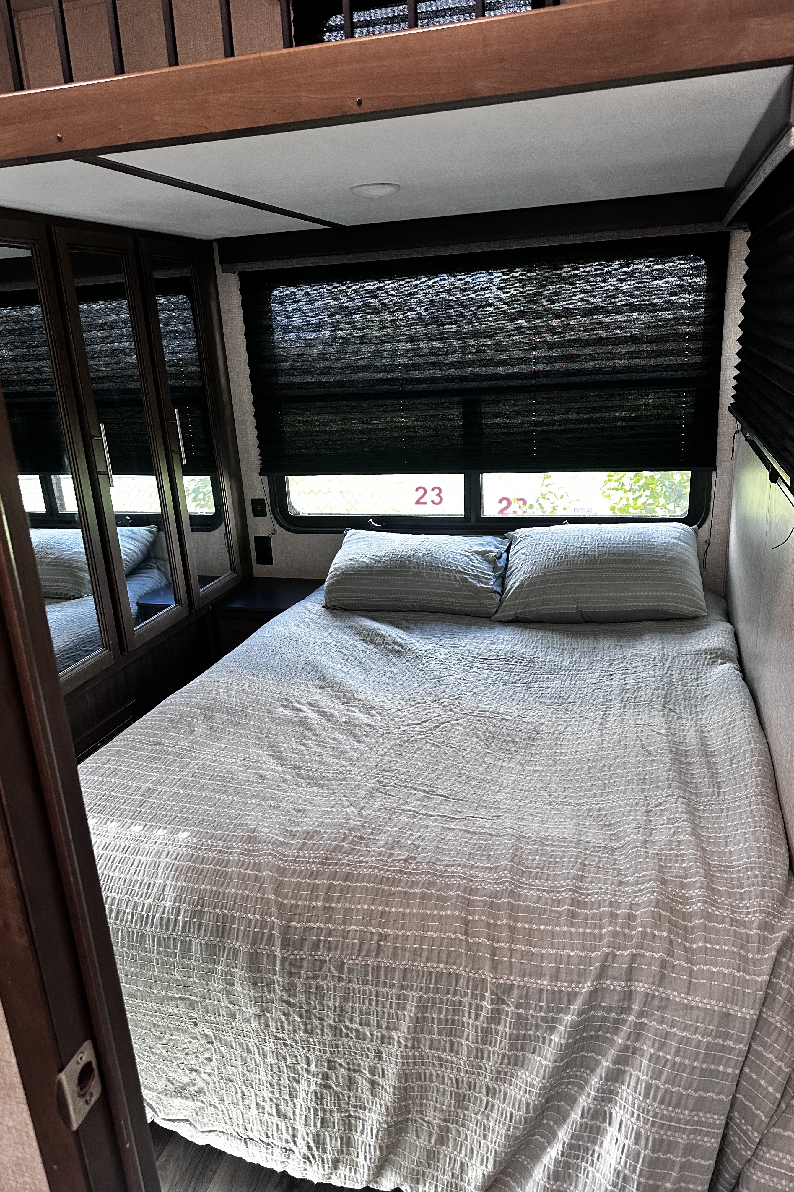Terry's Keystone 364BHL cougar Fifth Wheel
