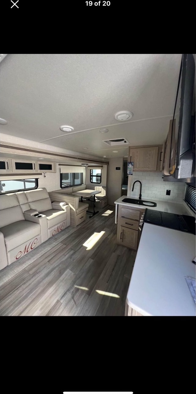 Tommy's Forest River Rockwood ultra light 2911BS Travel Trailer