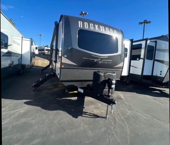 Tommy's Forest River Rockwood ultra light 2911BS Travel Trailer