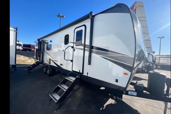 Tommy's Forest River Rockwood ultra light 2911BS Travel Trailer