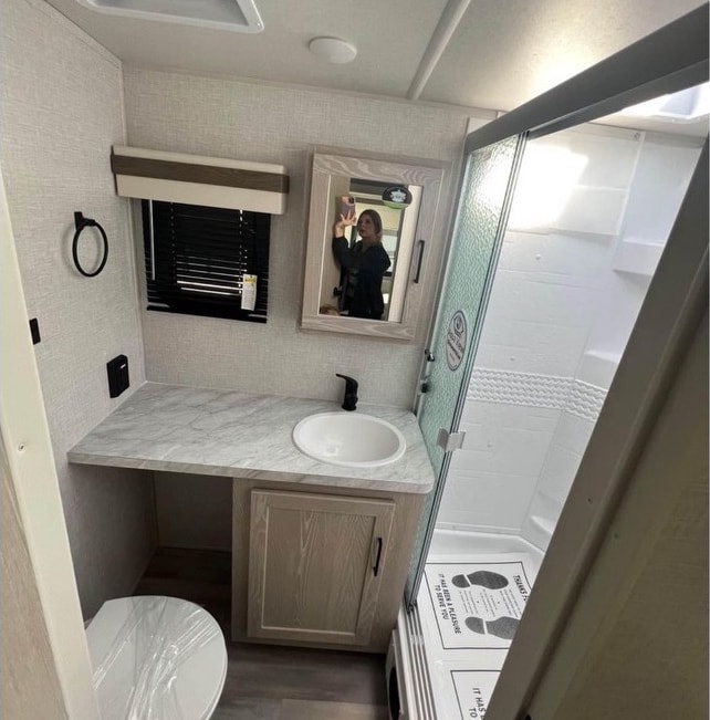 Tommy's Forest River Rockwood ultra light 2911BS Travel Trailer