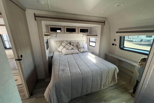 Tommy's Forest River Rockwood ultra light 2911BS Travel Trailer