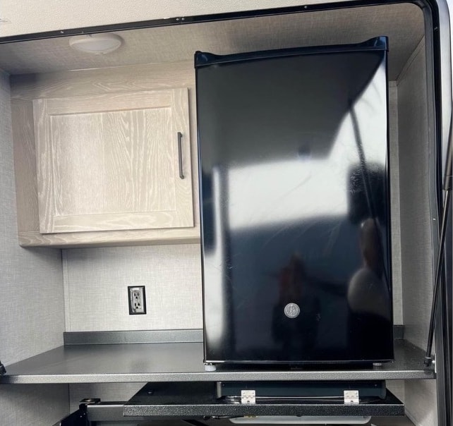 Tommy's Forest River Rockwood ultra light 2911BS Travel Trailer