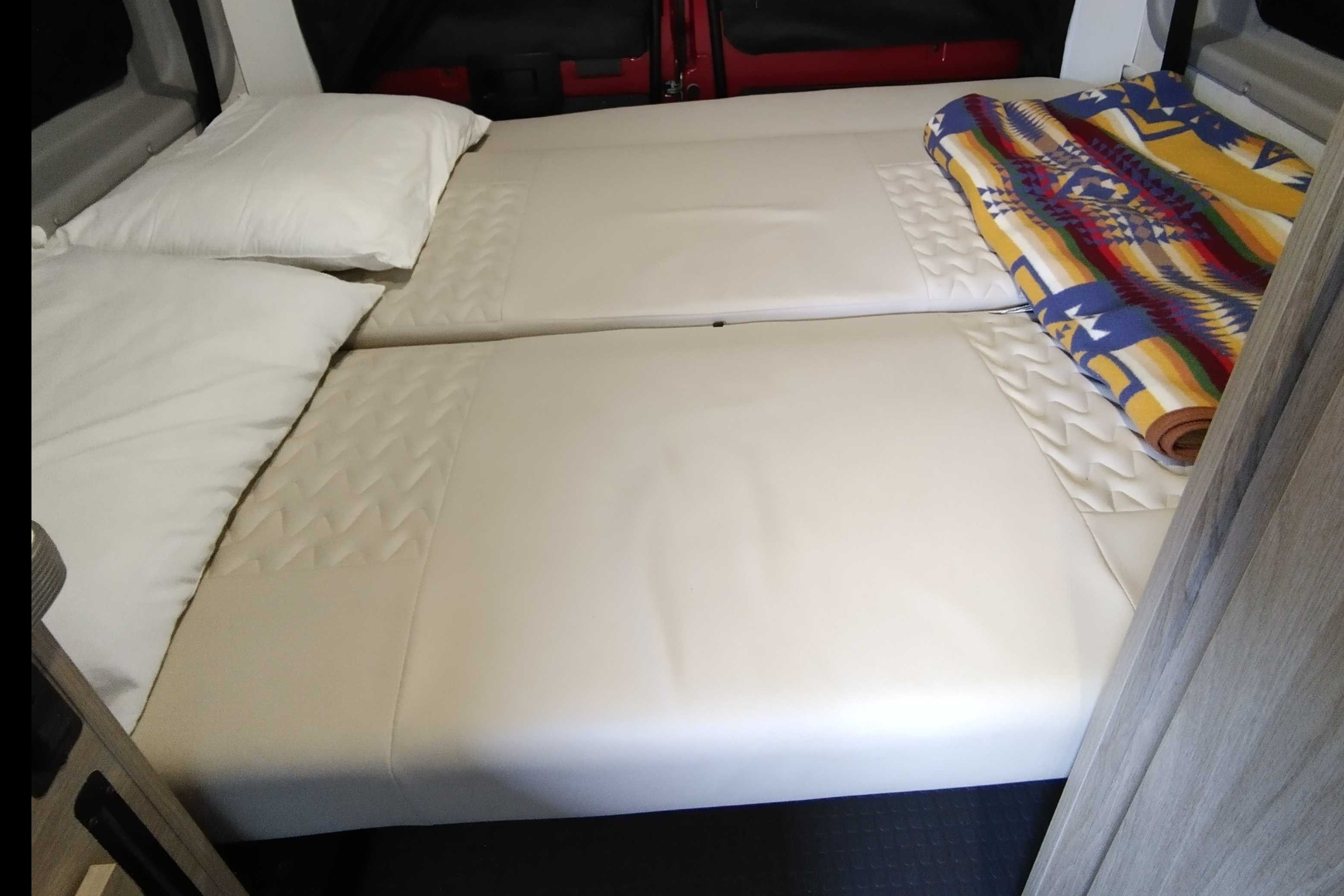 "Roy" Winnebago Solis 59P