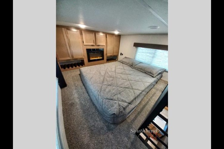 Ozarro's Timberwolf Mini Loft 16ML