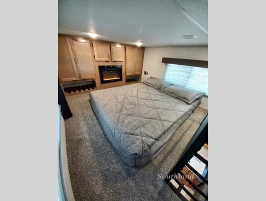 Ozarro's Timberwolf Mini Loft 16ML