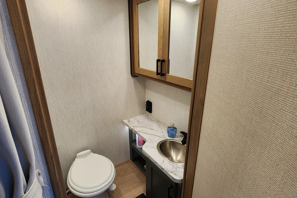 Anthony's Nexus RV Triump 31T Class C