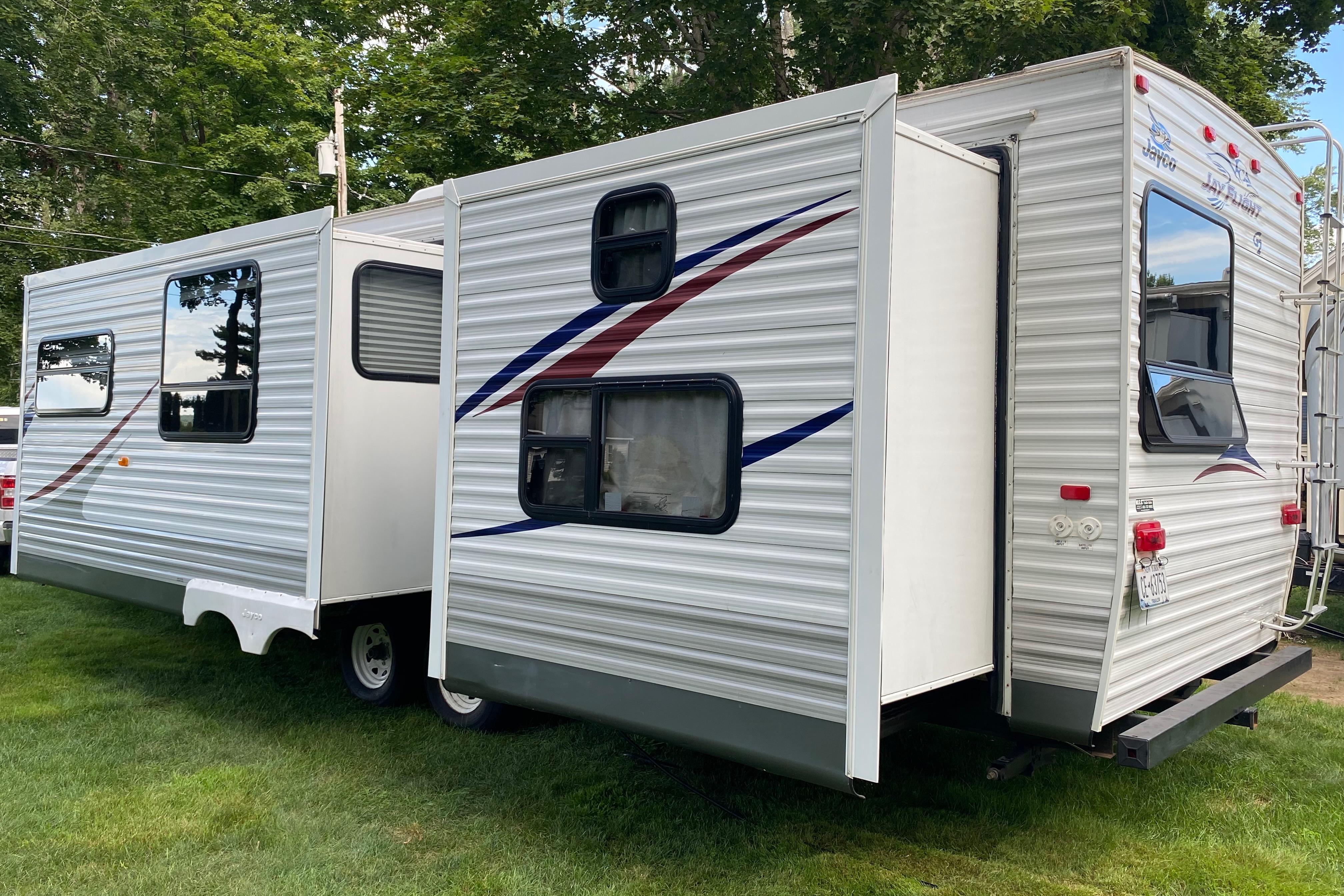SUPER NICE - 32' Camper #2 (Jayco - Jay Flight) - Central NY State Area