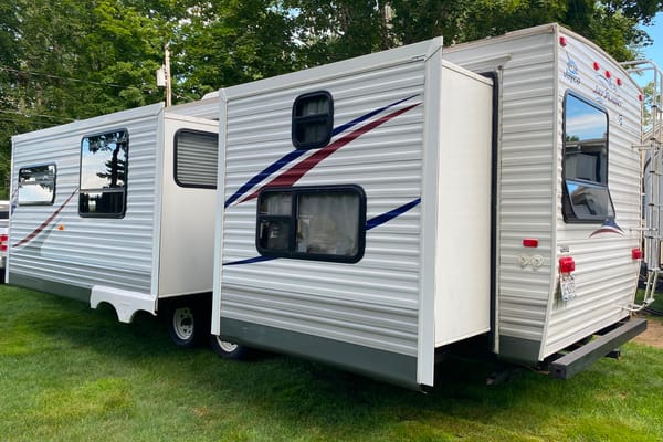 SUPER NICE - 32' Camper #2 (Jayco - Jay Flight) - Central NY State Area
