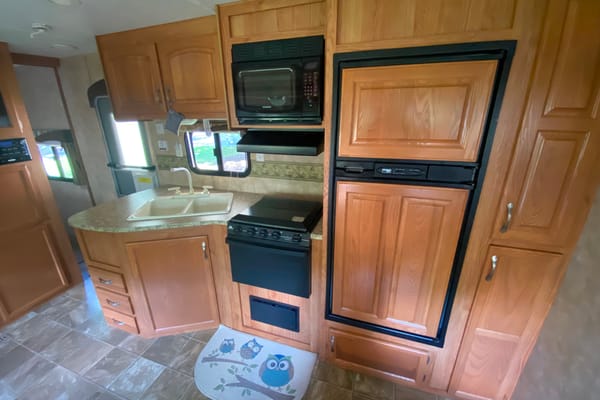 SUPER NICE - 32' Camper #2 (Jayco - Jay Flight) - Central NY State Area