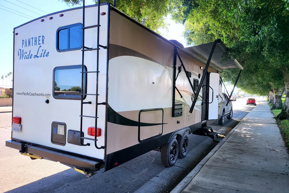 Rv Rentals Way Of Life's LETS GET AWAY! SLEEPS 10, CAMP READY PA2