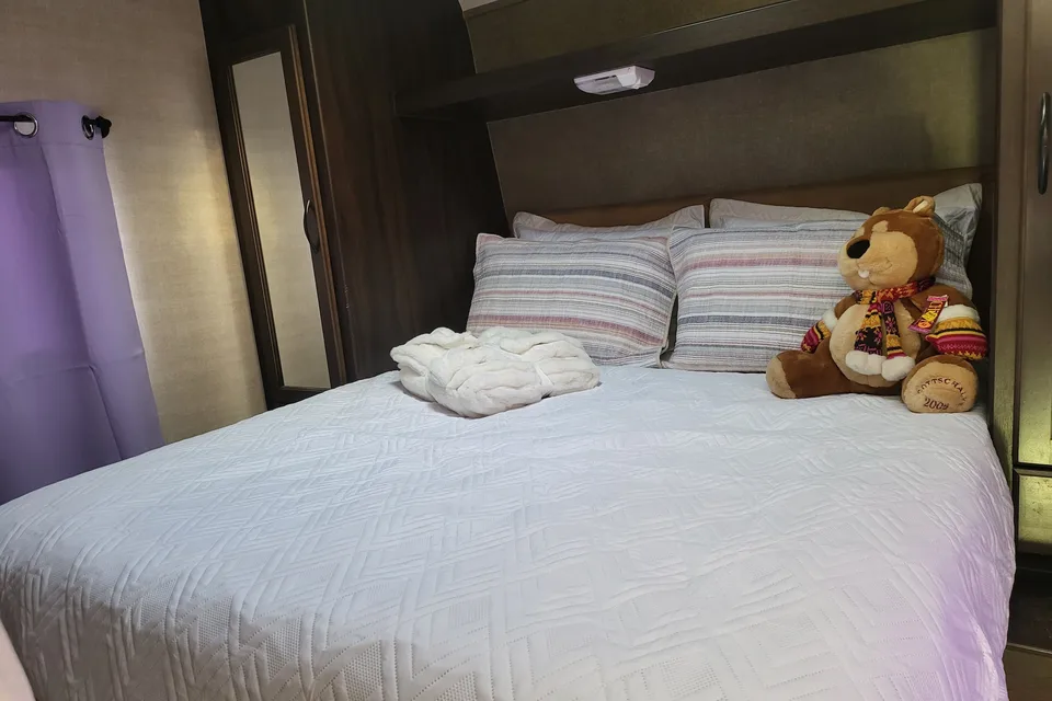 Rv Rentals Way Of Life's LETS GET AWAY! SLEEPS 10, CAMP READY PA2