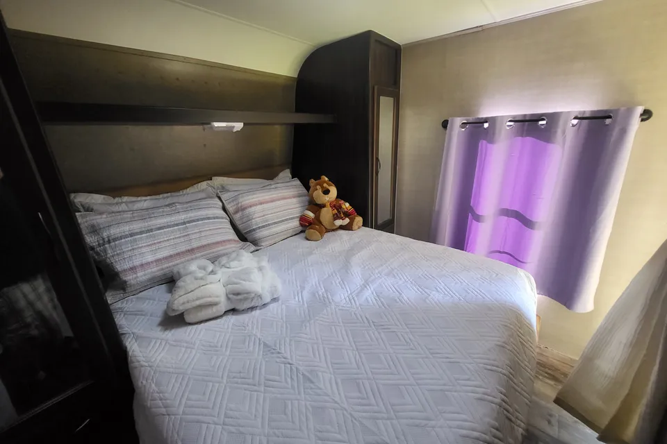 Rv Rentals Way Of Life's LETS GET AWAY! SLEEPS 10, CAMP READY PA2