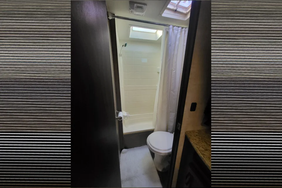 Rv Rentals Way Of Life's LETS GET AWAY! SLEEPS 10, CAMP READY PA2