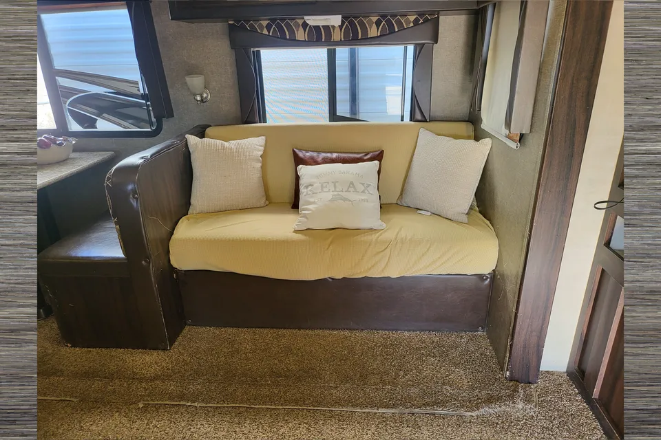 Rv Rentals Way Of Life's LETS GET AWAY! SLEEPS 10, CAMP READY PA2