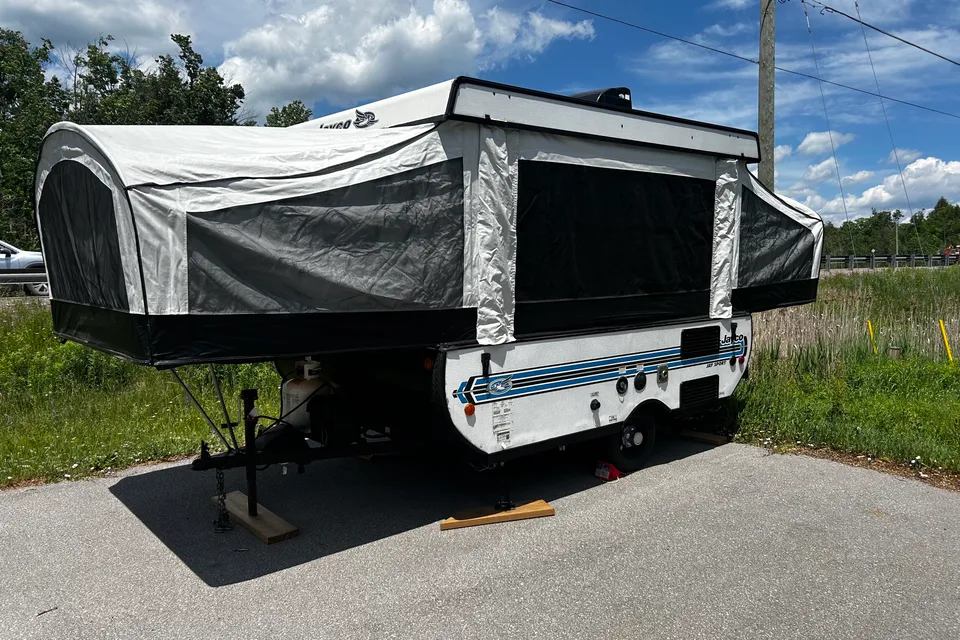 Great modern light weight travel trailer