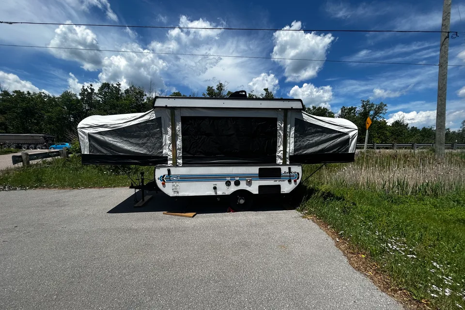 Great modern light weight travel trailer