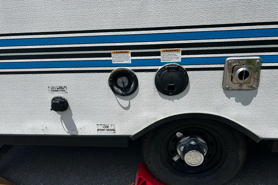 Great modern light weight travel trailer