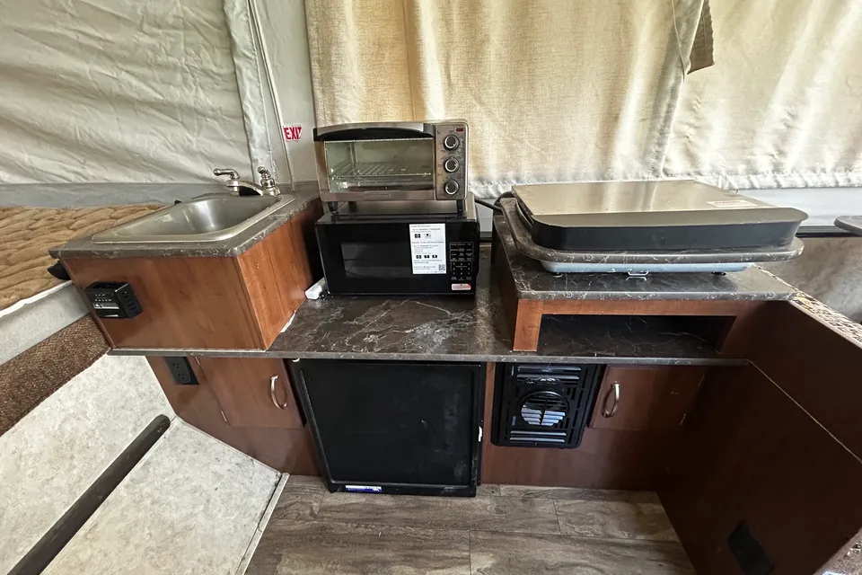 Great modern light weight travel trailer