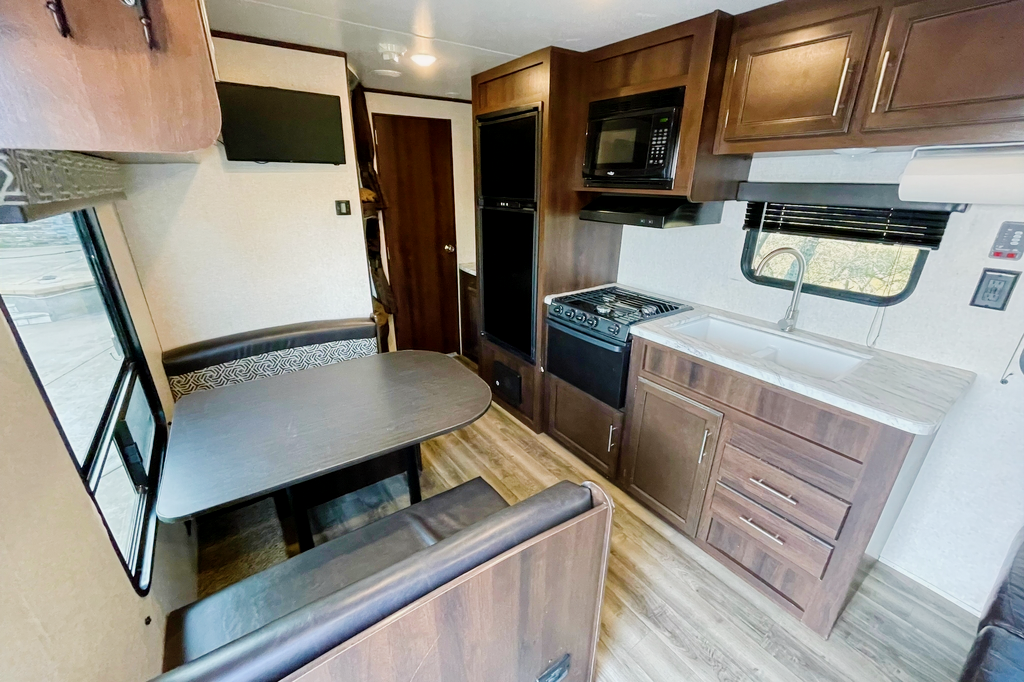 Spacious Clean New 29' Jayco Baja Edition Travel Trailer