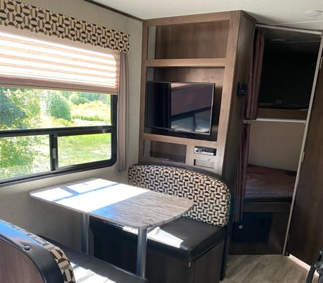 Shasta Oasis 2019 Travel Trailer