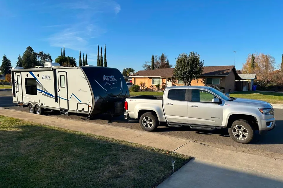 Coachmen Apex Ultra-Lite / Power Inverter & Solar / Dishwasher / Starlink Equipped!