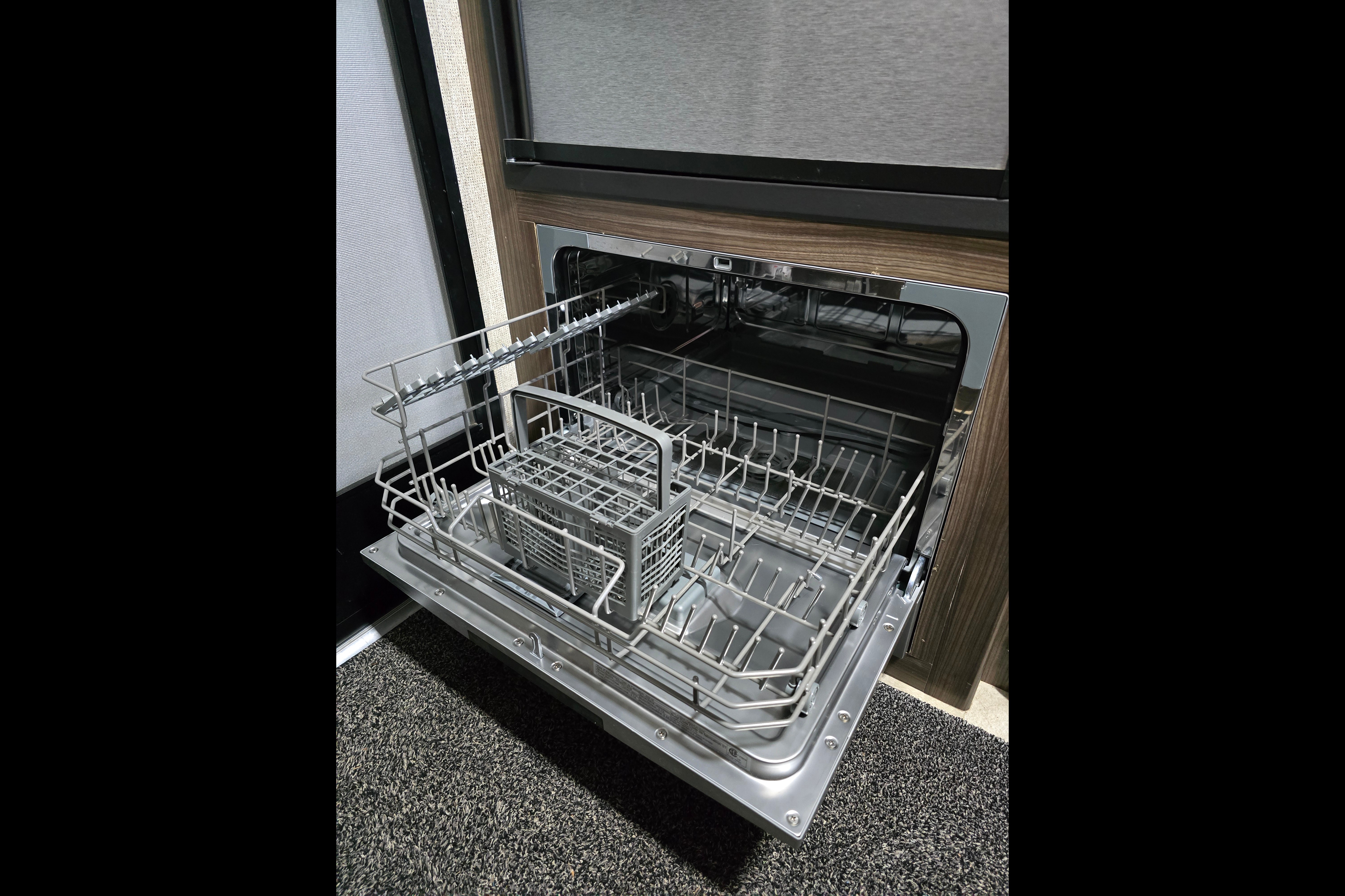 Coachmen Apex Ultra-Lite / Power Inverter / Dishwasher / Starlink Equipped!