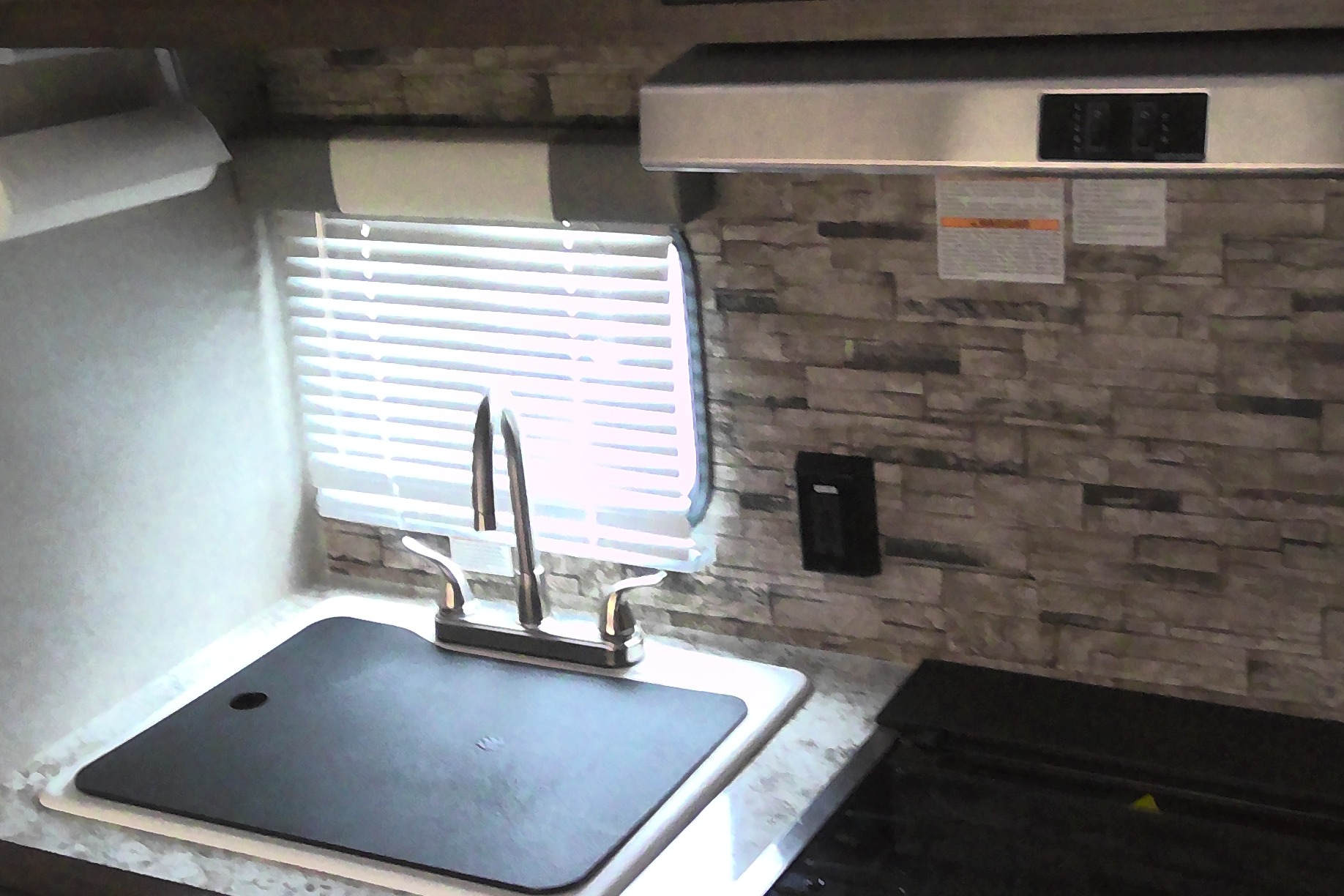 Singles, Couples, Small Family. Queen Bed plus room for littles! Delivery!
