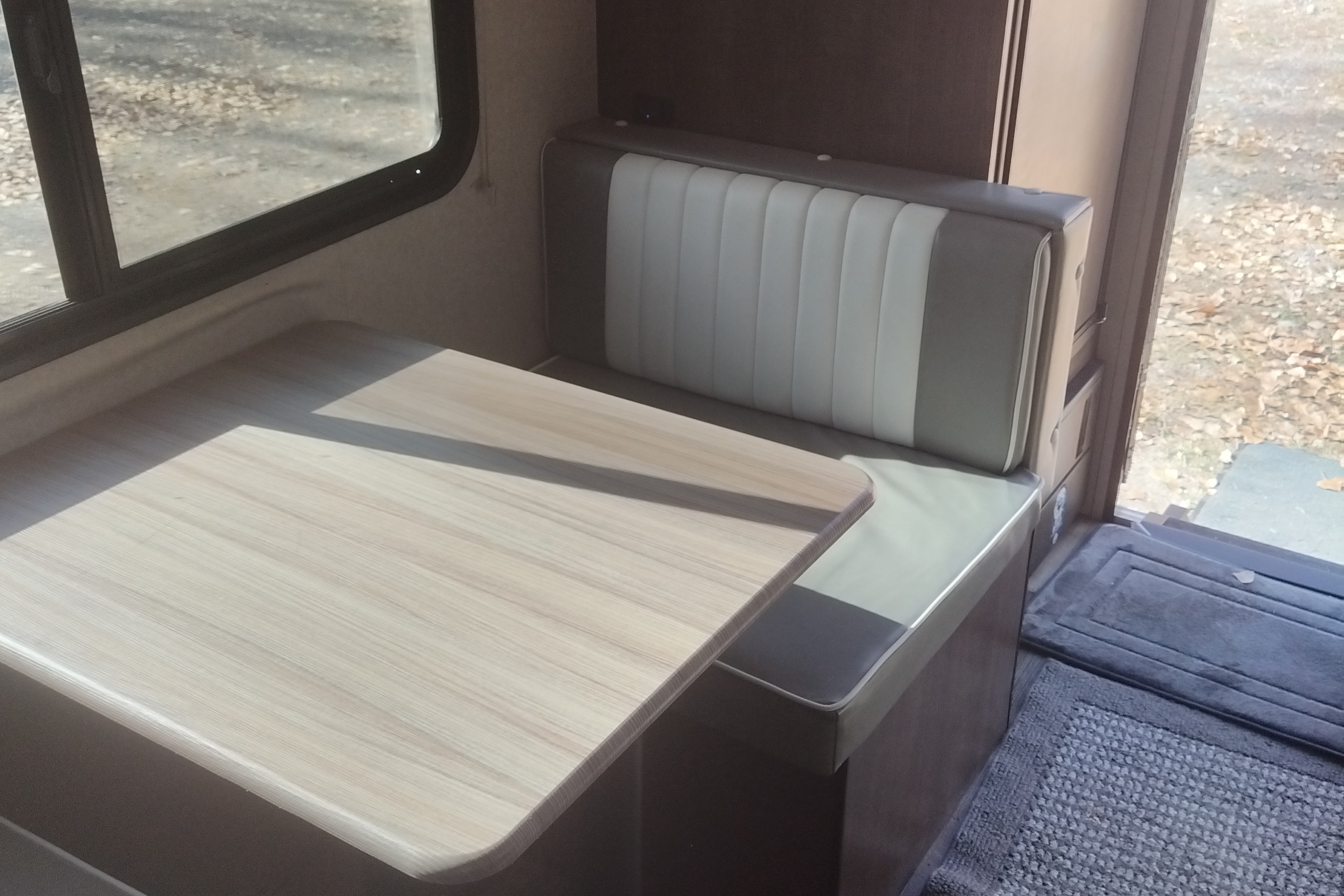 Singles, Couples, Small Family. Queen Bed plus room for littles! Delivery!