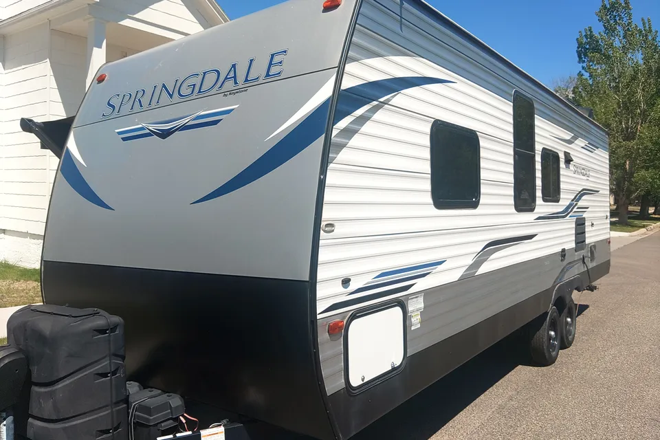 20 Springdale with Private Queen and Bunks