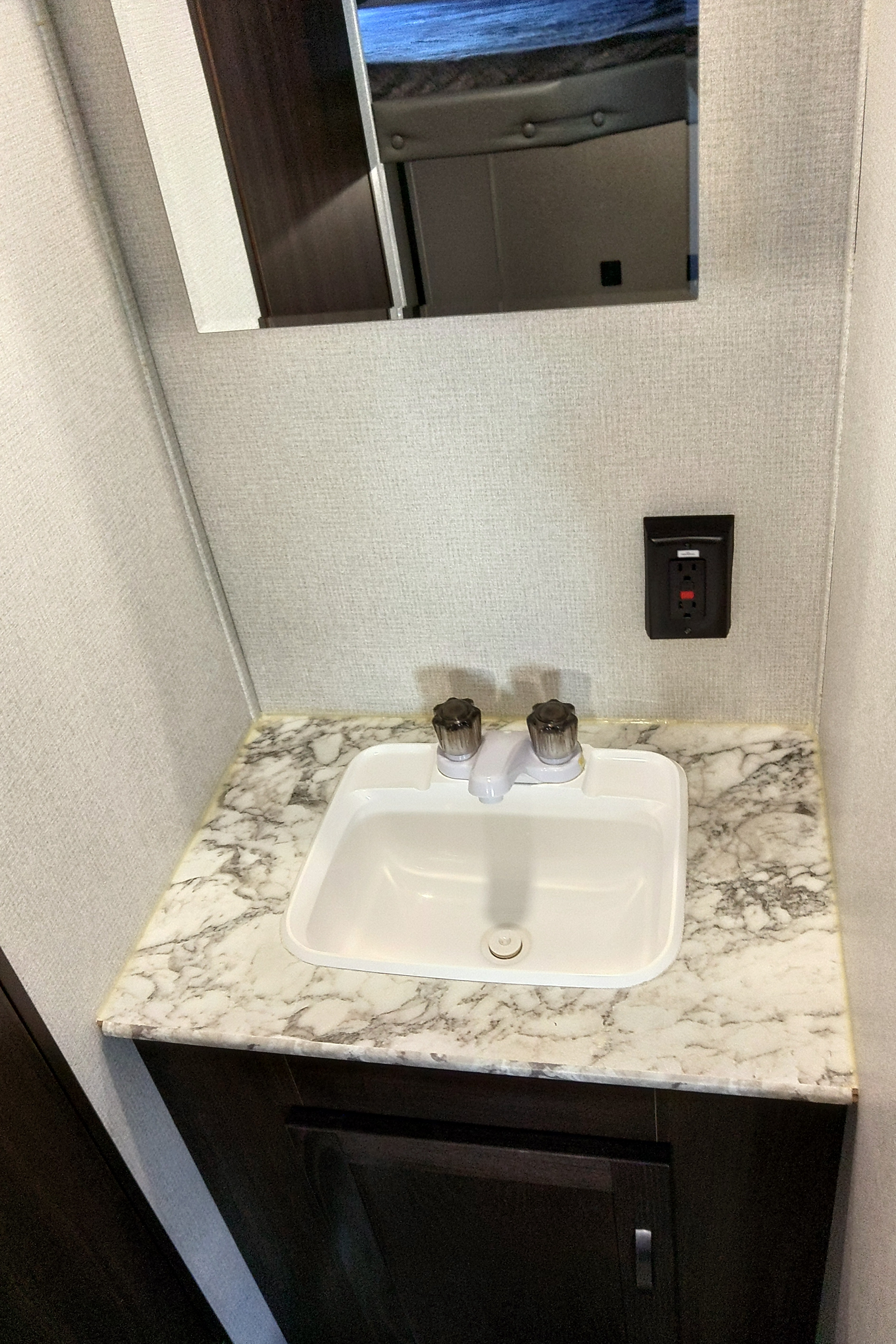 20 Springdale with Private Queen and Bunks
