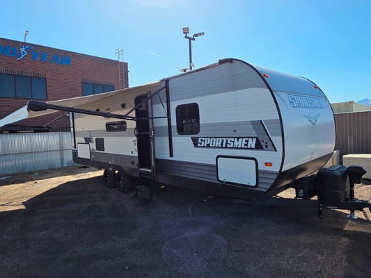 2022 KZ 27 Foot Camper