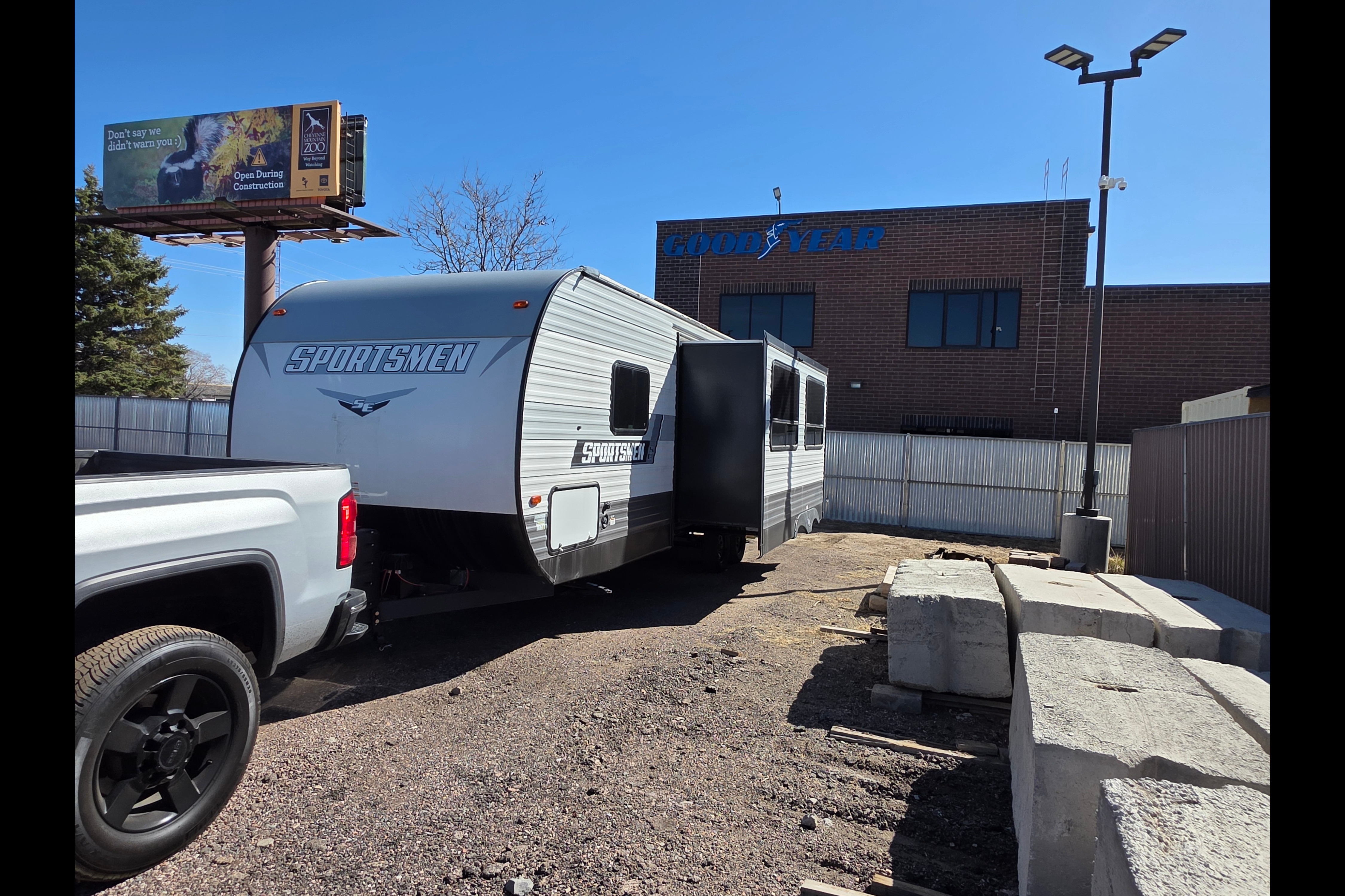 2022 KZ 27 Foot Camper