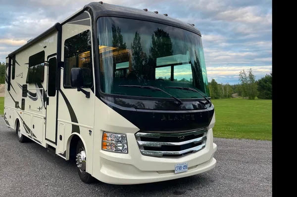 2021 Jayco Alante Class A *Drive with a G license!