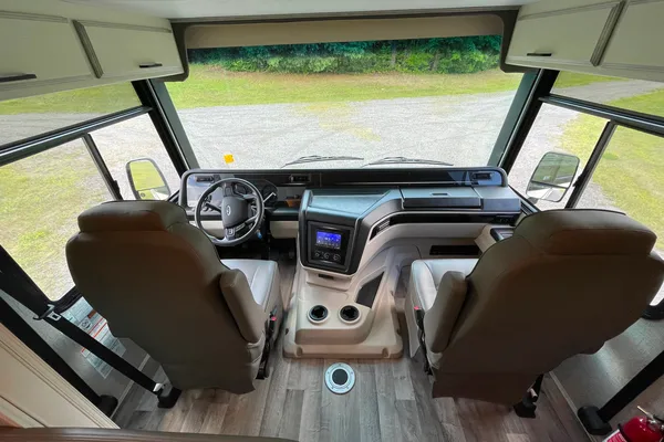 2021 Jayco Alante Class A *Drive with a G license!