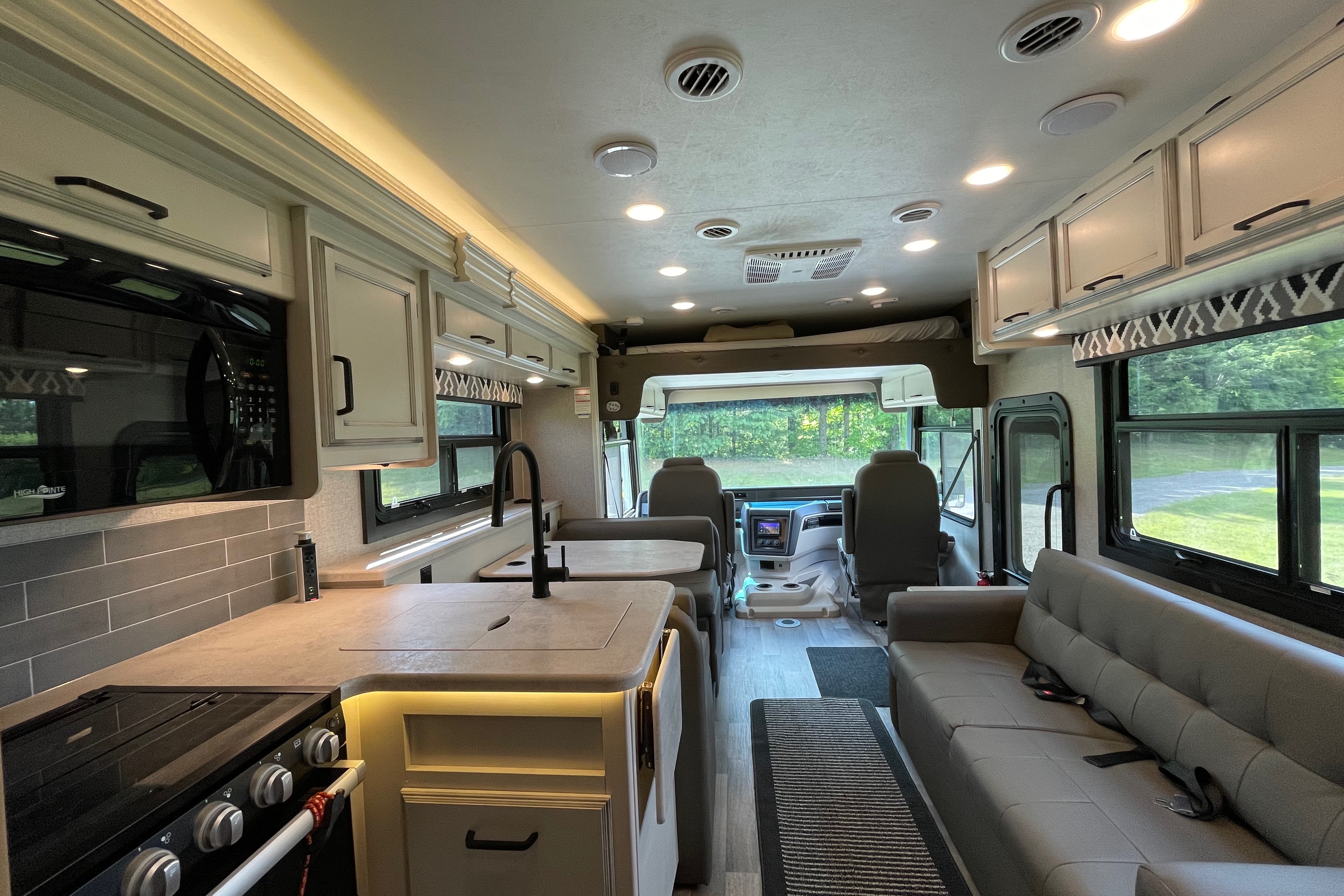 2021 Jayco Alante Class A *Drive with a G license!