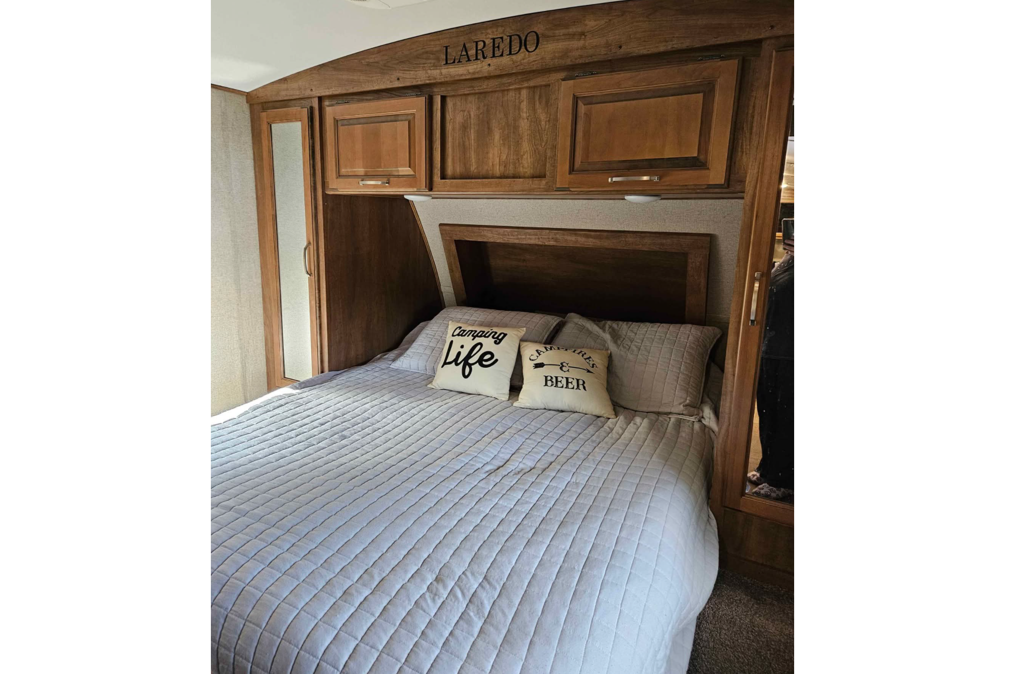 Ovadek rentals LLC Keystone Laredo Travel Trailer