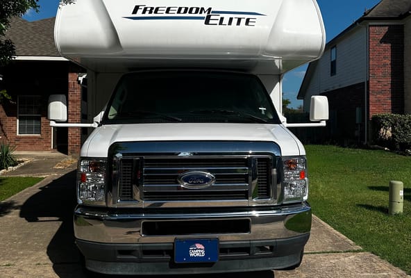 HIGHWAY TO HEAVEN Thor Motor Coach Freedom Elite 26E Class C