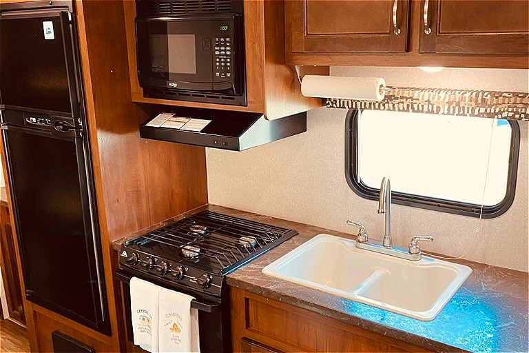 Family-Friendly RV Rental – Your Next Adventure Starts Here!