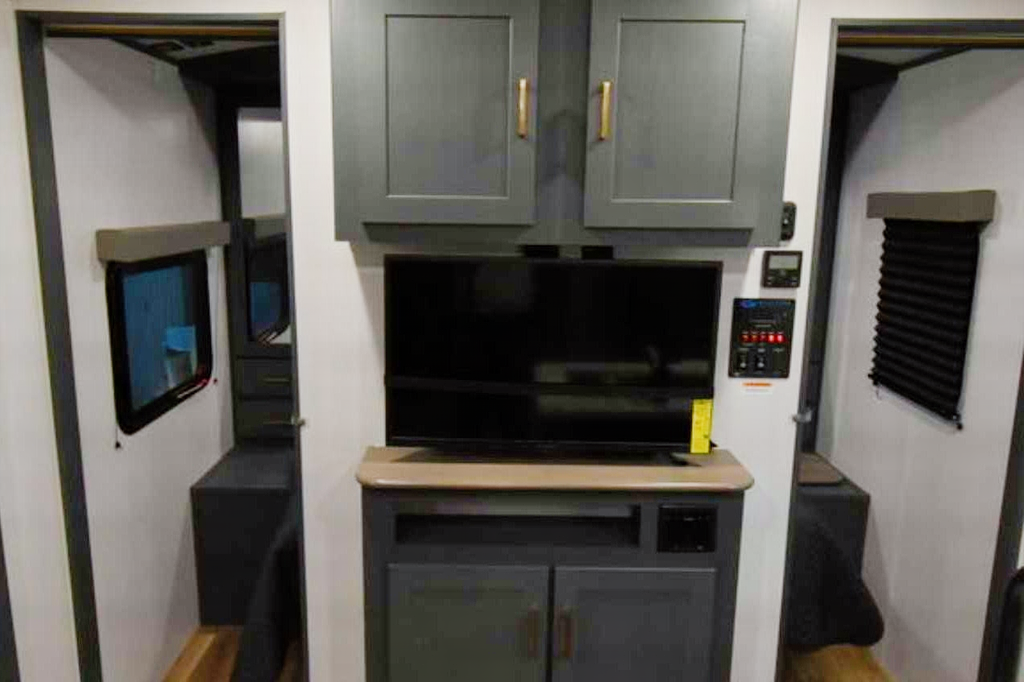 Tammy's Mobile Air B&B with BUNKHOUSE 
