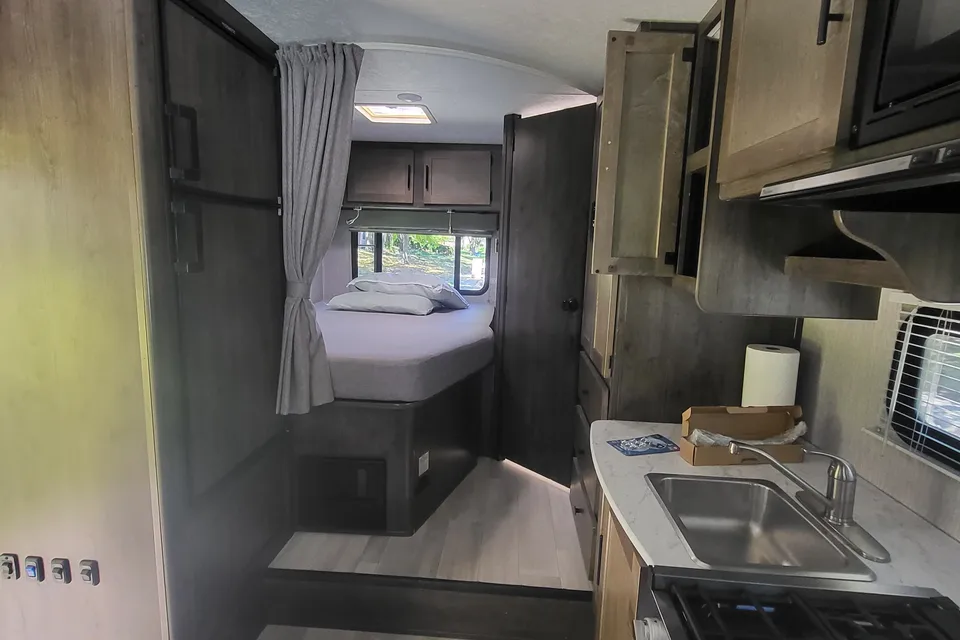 Luigi's Coachmen 230cb Class C
