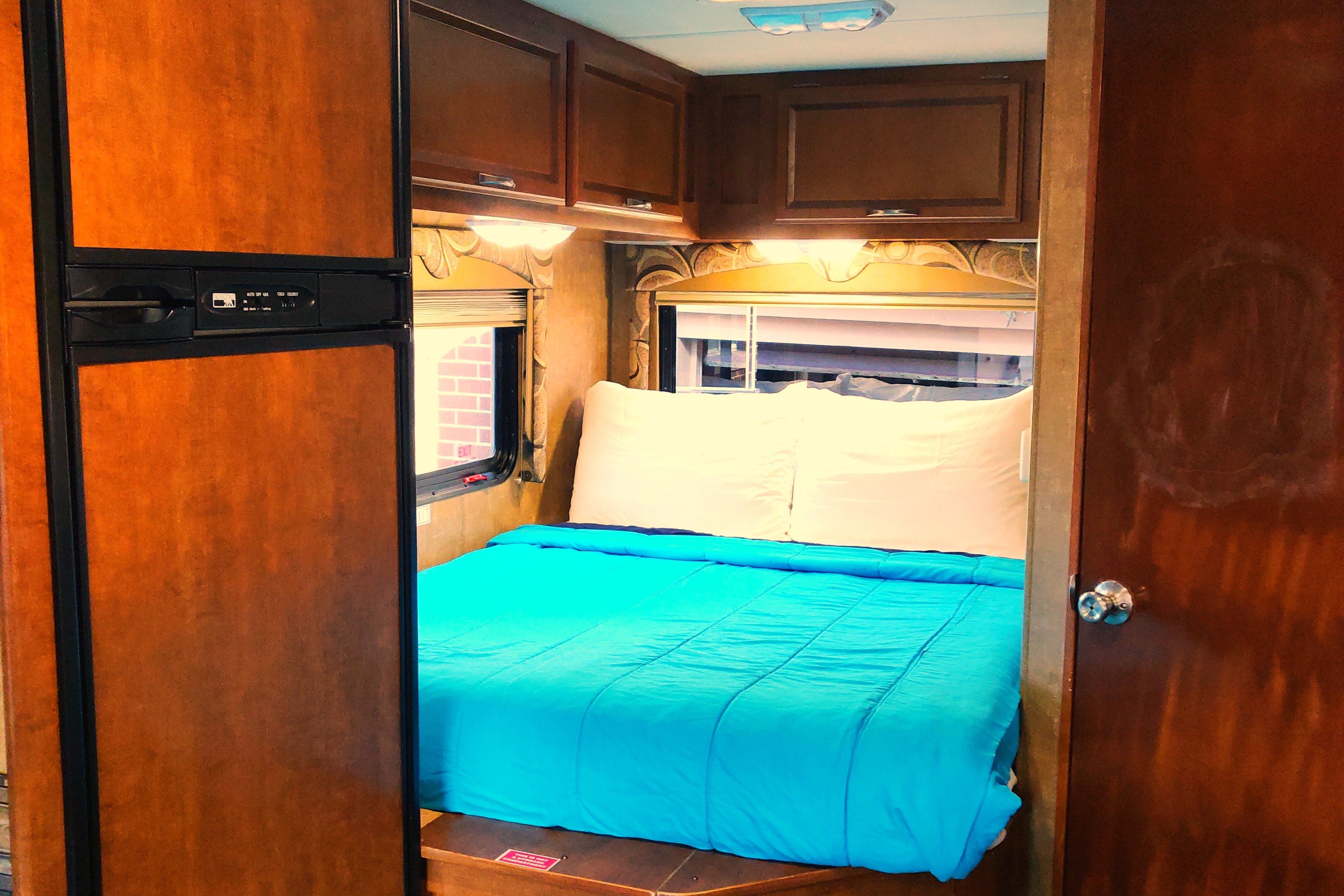 The Thungos Way, Thor Four Winds 22E