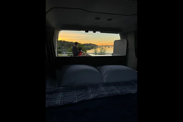 Sin Fronteras Campervan