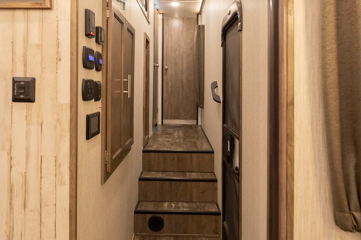 *Luxury* 3-Bedroom Home on Wheels - Delivered & Set-Up