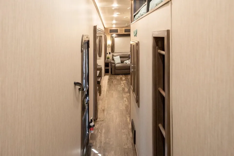 *Luxury* 3-Bedroom Home on Wheels - Delivered & Set-Up